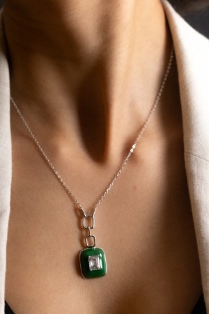 Reegalia Emerald Glow Chain Pendant – 925 Silver.