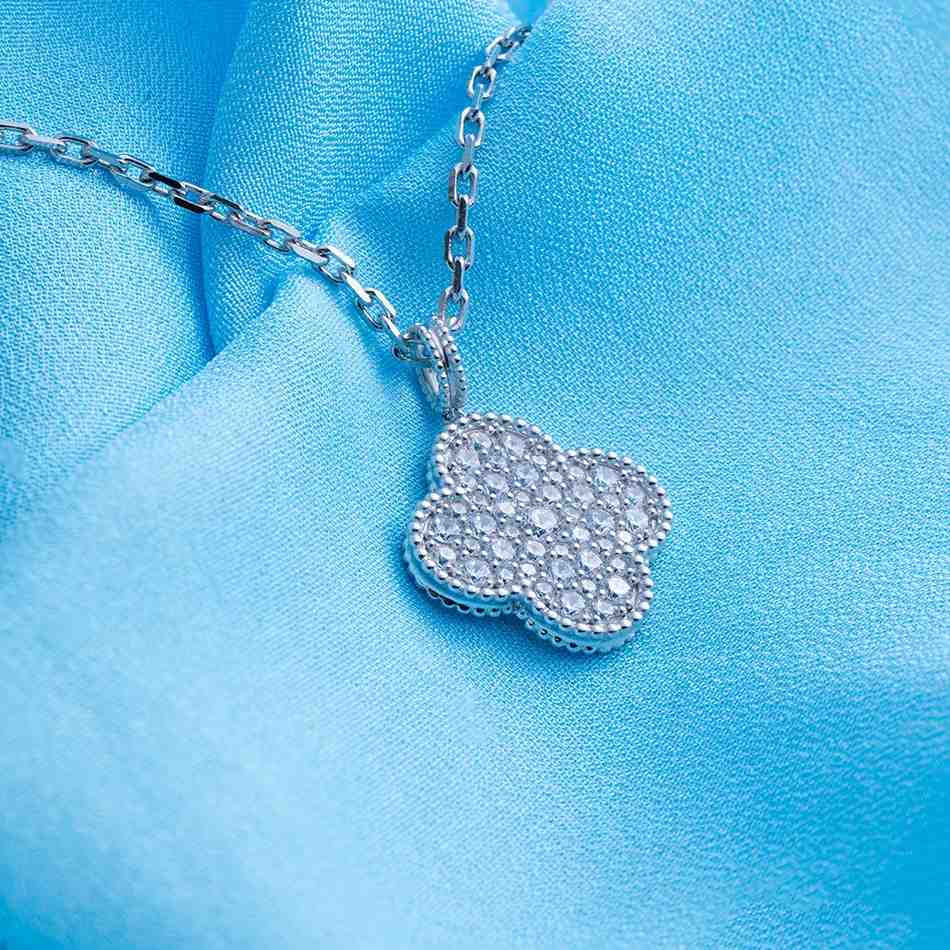Reegalia Clover Shine Pendant – 925 Silver.