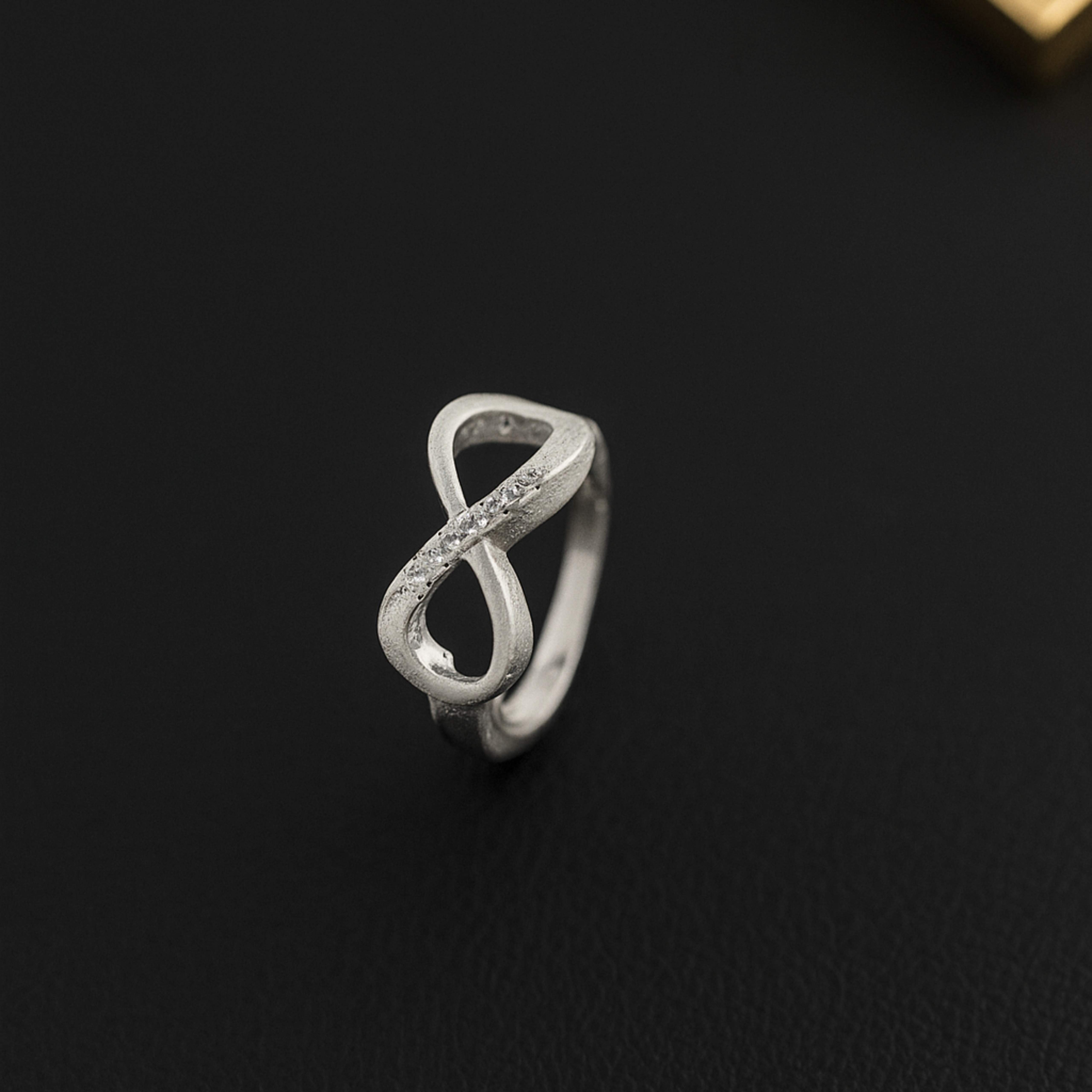 Reegalia Eternal Sparkle Ring – 925 Sterling Silver